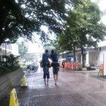 [댓글부탁해] 남자 네명이 한<b>우산</b> 쓰는 방법