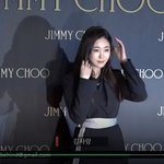 [모두드루와] 김사랑 건강히 <b>포토</b>월 <b>뜸</b>... 하트주자!