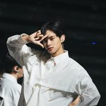 [이대휘] <b>눈썹</b>빤짝이 예쁘다