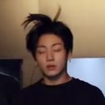 [방탄소년단] 눈도 못뜨고............