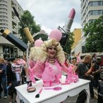 난 왜 '여혐' <b>일종</b>인 드랙퀸을 아트로 삼는지 모르겠음