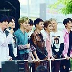 [EXO] 근데이거 진짜 <b>무의식</b>속 눈빛이다