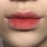 [댓글부탁해] 애덜아 톡선에 쓰니틴트같은 색 아는사람?..