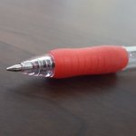 [신기]<b>볼펜</b>심을 500배 확대했더니 엄청큰 쇠구슬이!