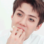 [EXO] 간만에 빵 야무지게 먹는 <b>세후</b>니