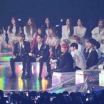 [모두드루와] 멜뮤 가수석에 앉아 있는 <b>꼬맹이</b> 둘