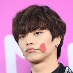 [모두드루와] 육성재 기사짤 <b>bb</b>