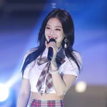 <b>제니</b> 이 귀걸이 어디껀<b>지</b> 아는 사람ㅠㅠ