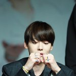 요즘 유행하는 하트 따라하는 <b>진우</b>