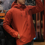 겨울 <b>산행</b> 마무트 패딩좀 골라주세요!