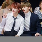 <b>강</b>다니엘 황민현 ㅠㅠ