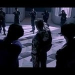 [EXO] 아 총한손으로 든거 봄?