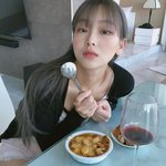이거 <b>머리색</b> 뭘까???