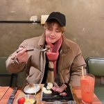 [EXO] 이<b>와중</b>에 스테이크 넘 맛있어보임ㅋㅋㅋㅋㅋ
