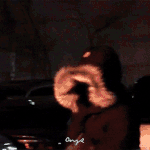 [댓글부탁해] 어제자 뮤직뱅크 의문의 퇴근길.<b>gif</b>