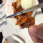 [이것좀봐줘] 김치 시켜먹었는데 , 김치에서 <b>철조망</b>이 나왔어요..