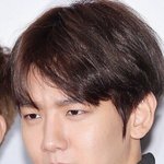 [EXO] <b>엑소백현</b> 삐져나온 콧털이 매력