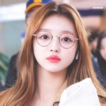 요즘 유아 안경 잘 쓰고 <b>다니</b>넹