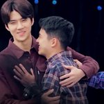 [EXO] 솔직히 뿌이앱 옷도 이상함