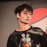 에즈라 팬서비스 끝내준다