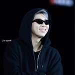 방탄 대만콘서트때 선글라스 낀거 졸<b>귀네</b>