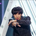 [EXO] 찬열이 총 <b>장전</b> 안무.. 차뇨 가슴팍...