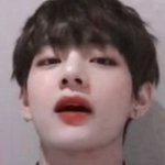 [방탄소년단] 뷔 이거 무슨 <b>립</b>쓰는거야 개예쁘다