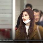 [트와이스] 트와이스 오후 입국.. 올해의 <b>노래상</b> 수상 추카해