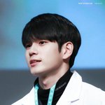 팬싸 소품활용의 아주 좋은예 옹성우