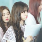 [댓글부탁해] 프로미스나인 이나경 요즘 걸그룹 비주얼 <b>원탑</b>같음