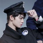 <b>초과</b> 잘생김 남돌....