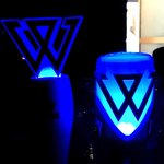 위너응원봉은 현재 <b>역변</b>중입니다