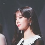 딱 봐도 세상 <b>화사</b>한 여돌