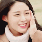 [댓글부탁해] 여자한테 동그란 도토리 4개 주면 어떻게됨?