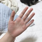 얘들아 나 지금 옷<b>사지</b>말까??ㅠ