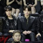 <b>스윙스</b> 방탄이랑 비비는짤