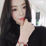 <b>협찬</b>인데 얼굴에 더 눈이가는 이다희