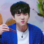 <b>눈웃음</b>이 예쁜거 같은 아이돌(내 생각)