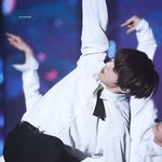 [강다니엘] 강다니엘 왜 혀를....