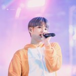 [이대휘] 일년전 <b>캐롤</b>부르는대휘