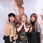 태연 콘서트 관람한 후배 걸그룹들