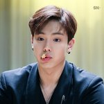 손<b>현우</b>