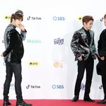 [EXO] 리더 <b>외면</b>하는 슈첸 ㅋㅋㅋㅋㅋ
