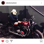 [충격] 예리 엑소<b>소품</b>가지고 뭐하는짓?