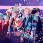 [방탄소년단] 이짤 <b>흐뭇</b>하게 보고 있는데