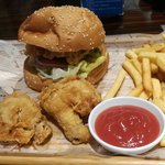 CAFEEke 햄버거<b>세트</b>  치즈스틱