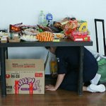방탄 정국 <b>촬영</b>지에서 간식 먹다가 걸렸어