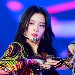 <b>지수</b> 얼굴 대박이지 않냐