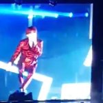 슈가 원래 <b>벤치</b>로 미끄럼틀도 타고 그러는데,,,