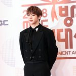 <b>mbc</b> 연예대상에 이색적인 수트입고 온 강다니엘.jpg